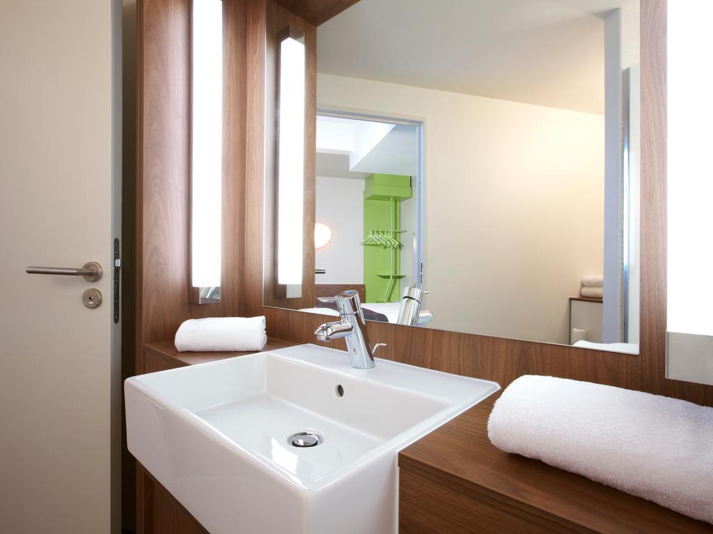 Campanile Gueret Hotell Eksteriør bilde